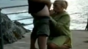 Woman fuck wife-outdoor homemade hardcore outdoor